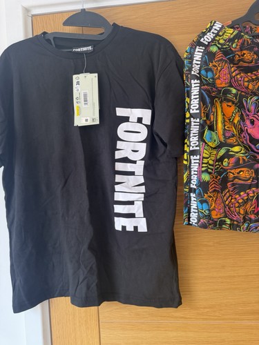 Fortnite pyjama set - shorts, t